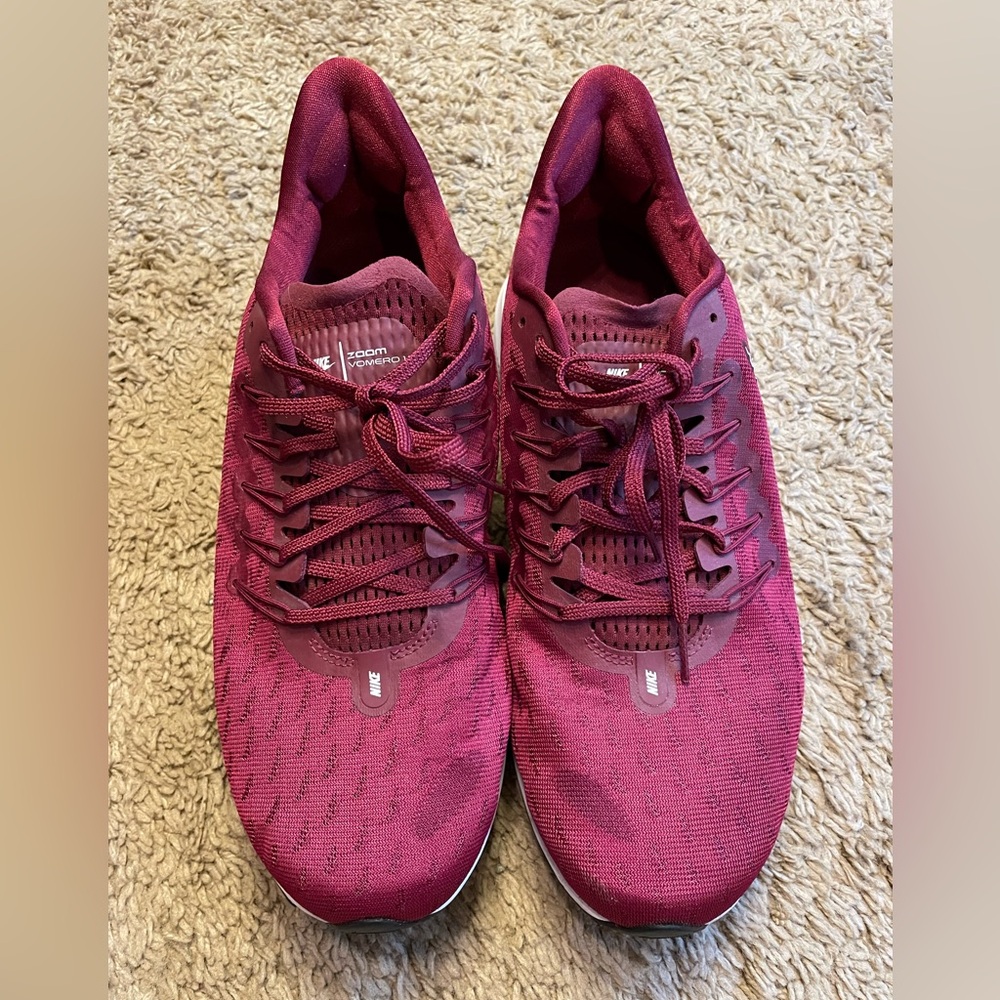 Nike Men’s Burgundy Zoom Vomero 14